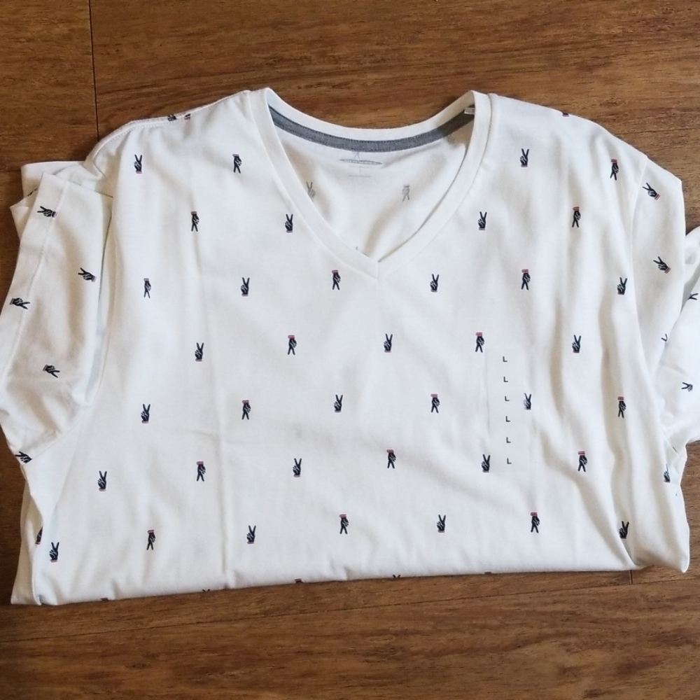 Old navy t shirt